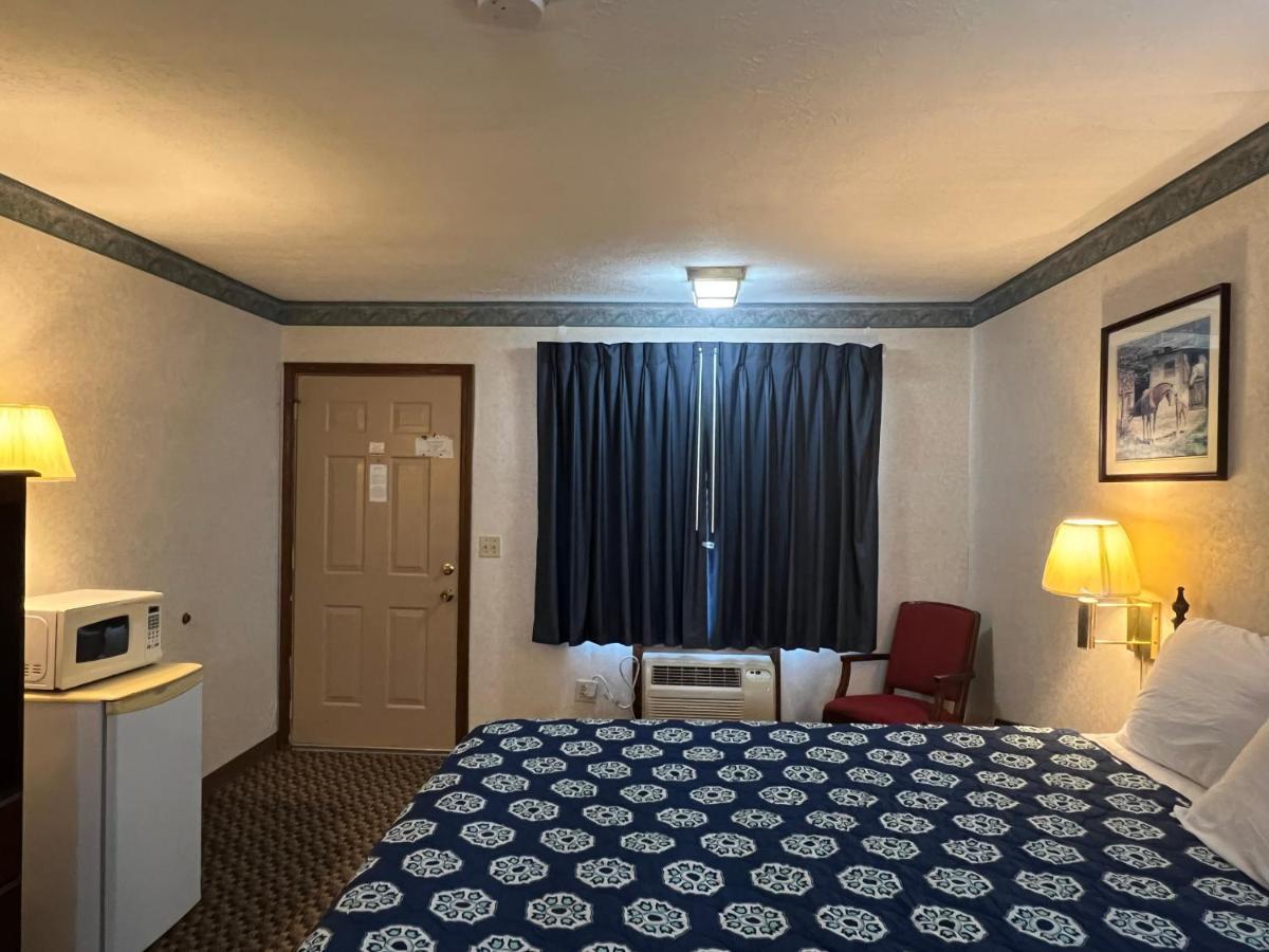 Americas Inn Bardstown Exteriér fotografie