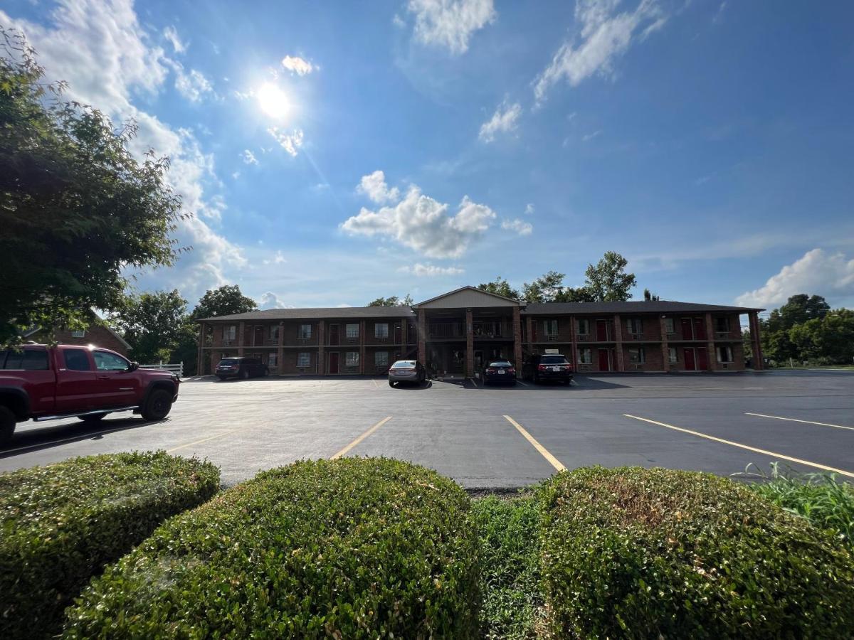 Americas Inn Bardstown Exteriér fotografie