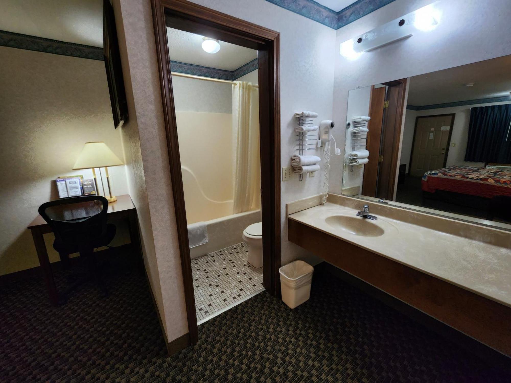 Americas Inn Bardstown Exteriér fotografie