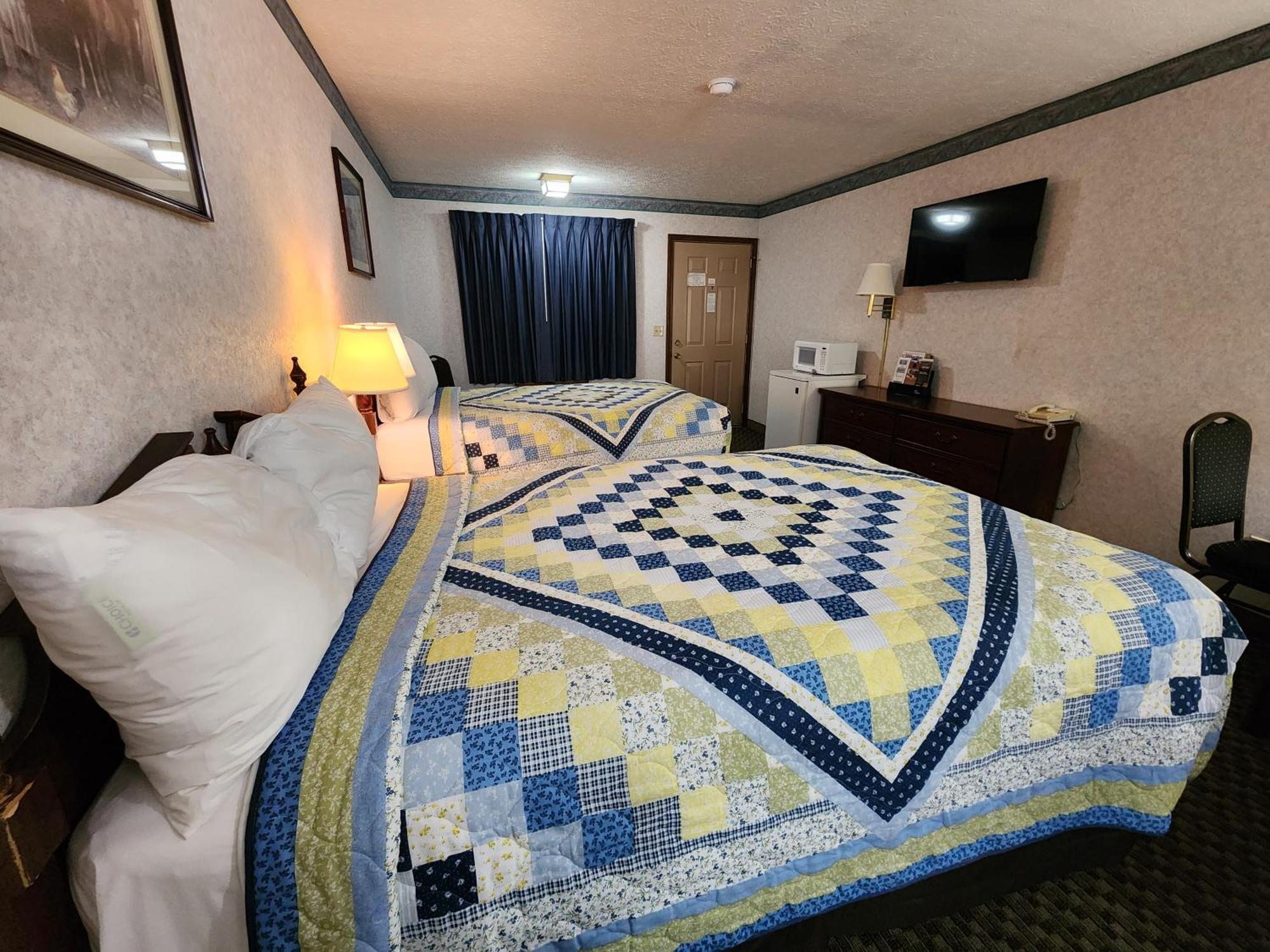 Americas Inn Bardstown Exteriér fotografie