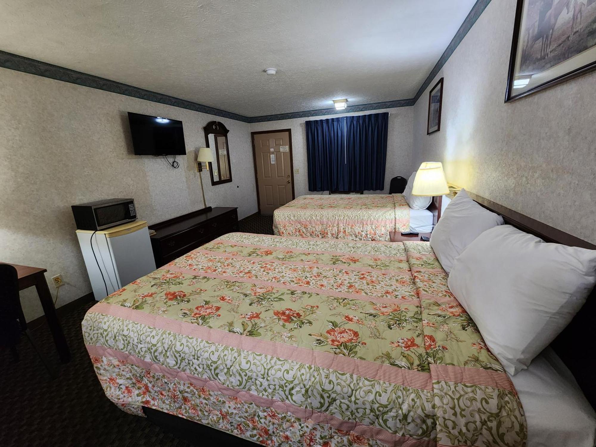Americas Inn Bardstown Exteriér fotografie