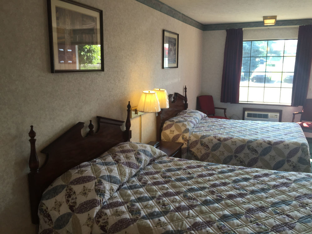 Americas Inn Bardstown Exteriér fotografie